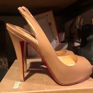 Louboutin N prive 120 patent calf peep toe Nude
